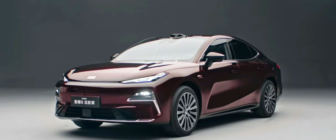 «Убийца» Camry за 1,5 млн: Geely выкатила 5-метровый «космолет» с расходом «мопеда» и мощностью спорткара