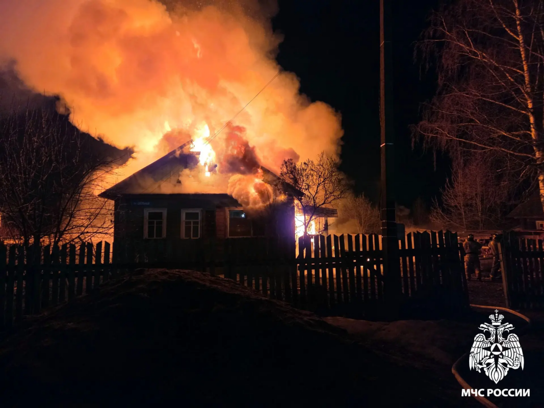 Многодетная семья лишилась дома из-за пожара