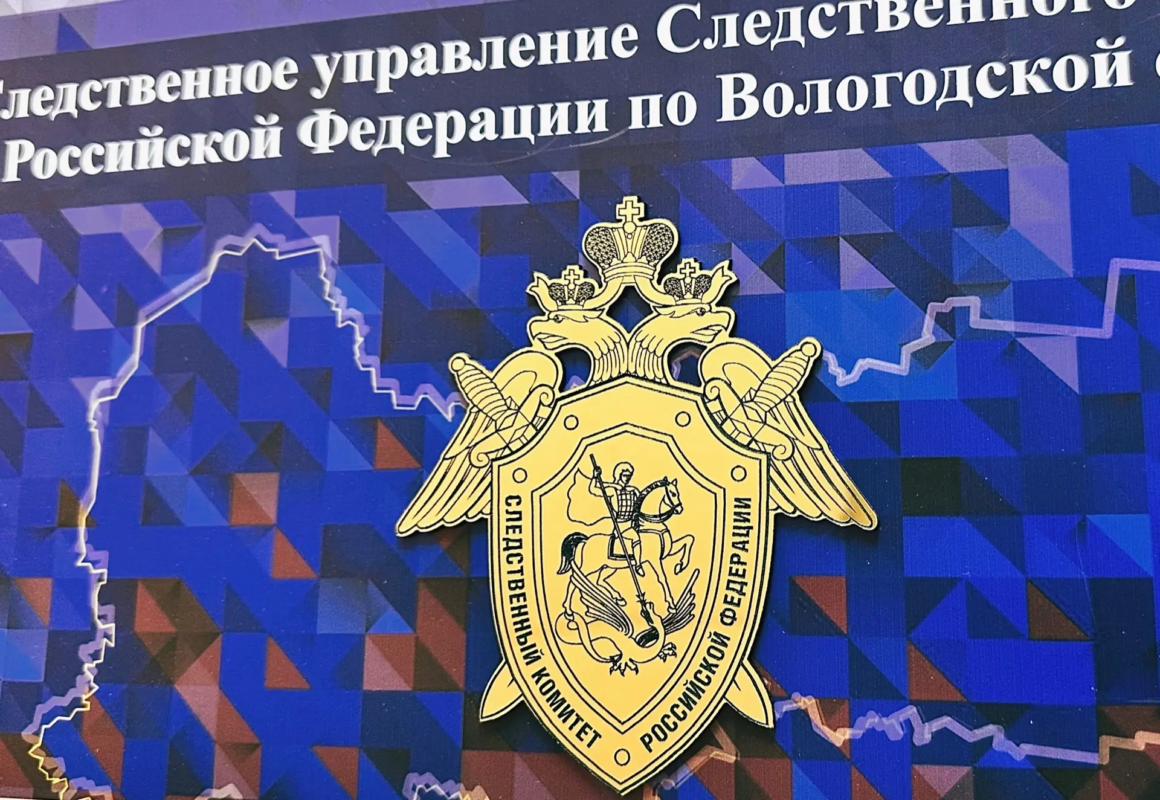 В Череповецком округе рабочего насмерть задавило деревом