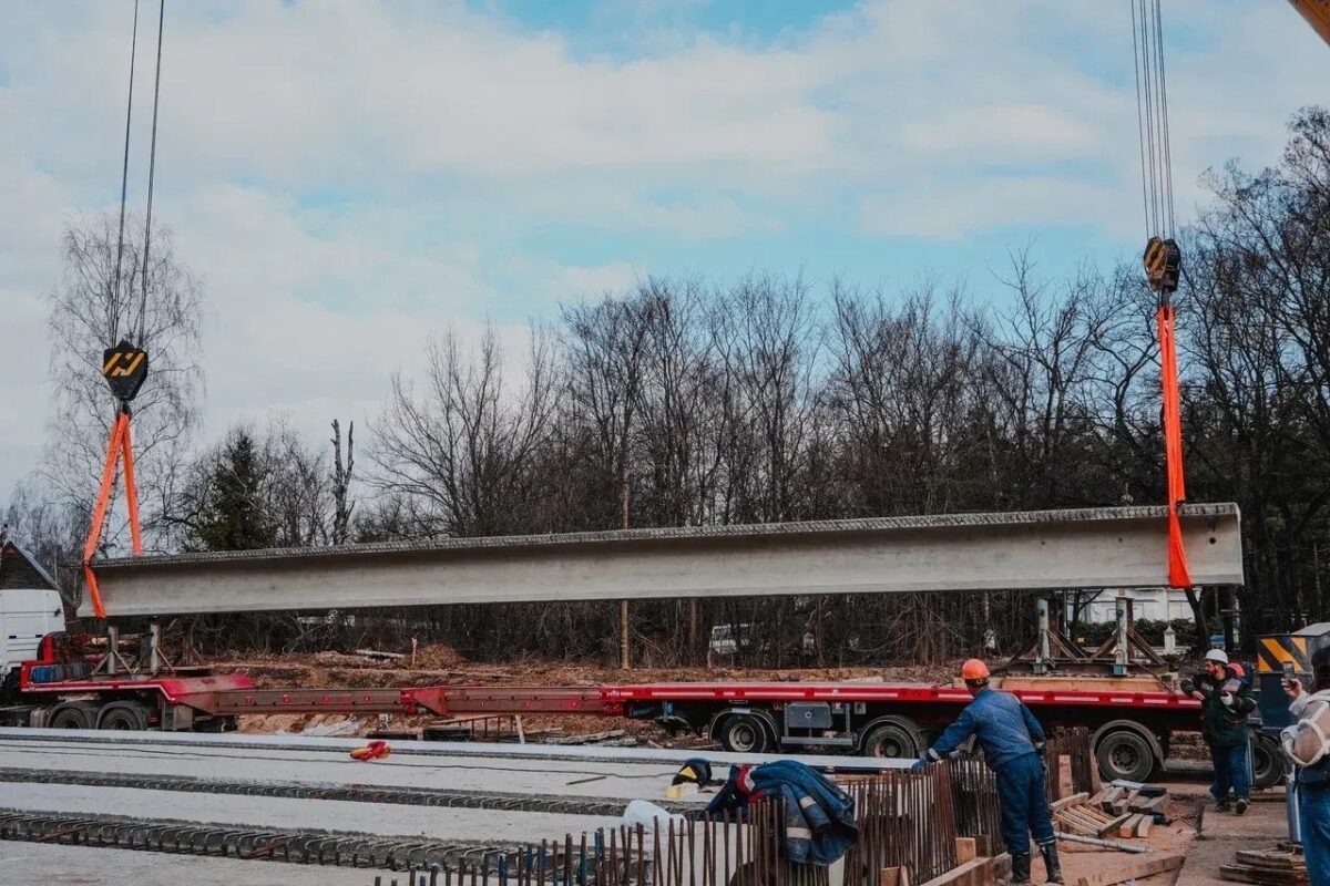 Специалисты возводят две эстакады Некрасовского моста в створе улицы Бурмагиных