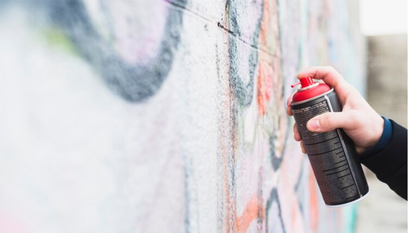 В Вологодской области несовершеннолетним запретят покупать лакокрасочные материалы