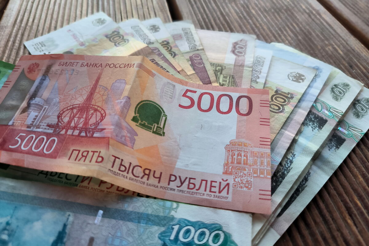 Рубль разрушитель. Экономисты подсчитали потери бюджета из-за чрезмерного укрепления российской валюты