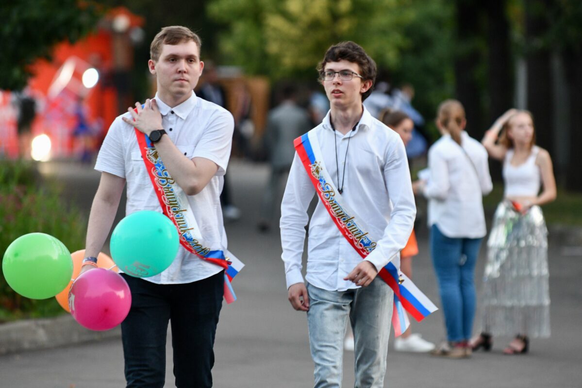 Выпускники школы