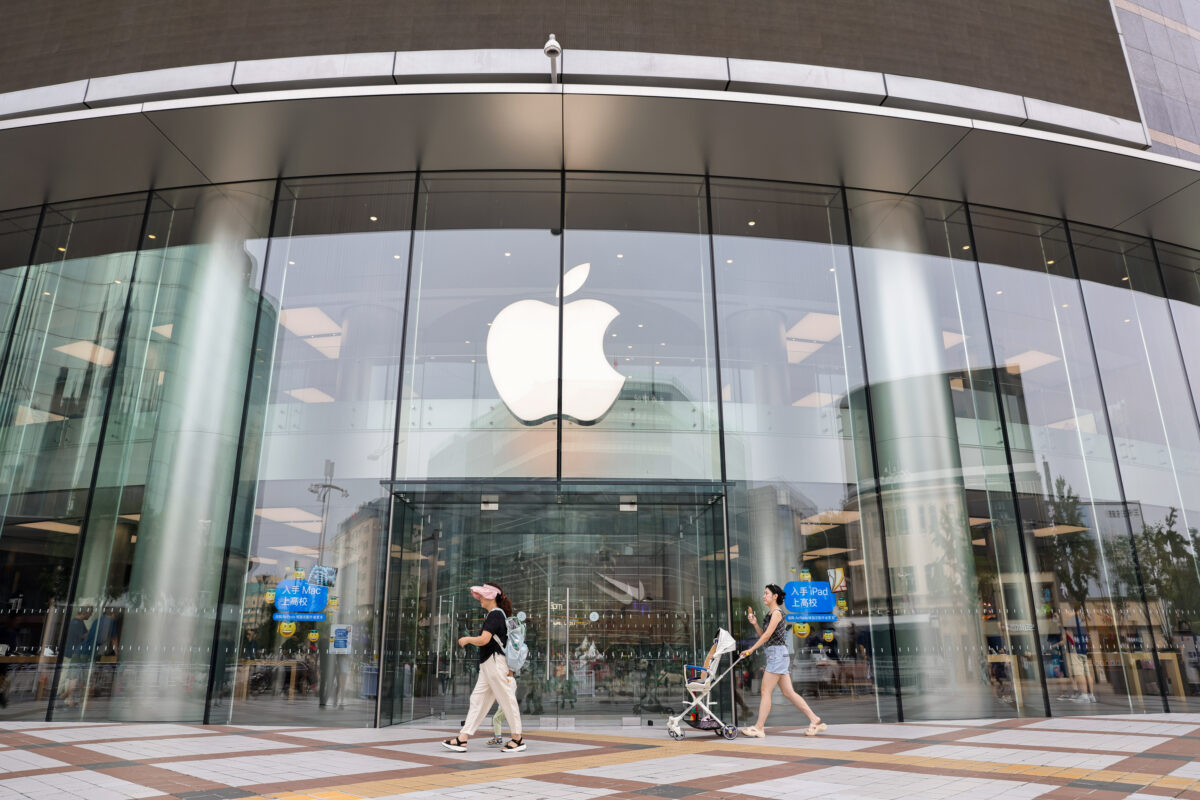 Apple TV+ решило заработать на истории российской космонавтики