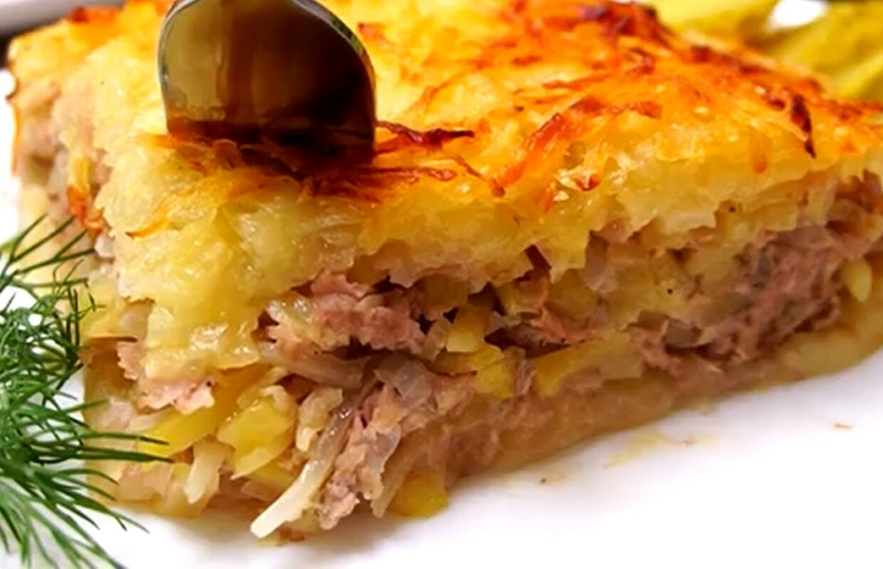 Мясная запеканка в картофельной шубе: старинное деревенское блюдо для всей семьи