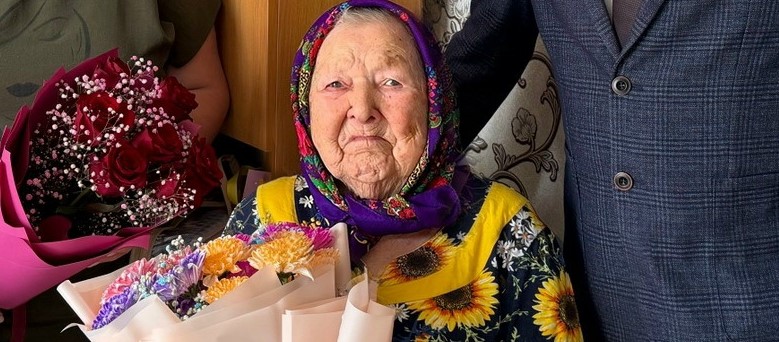 100