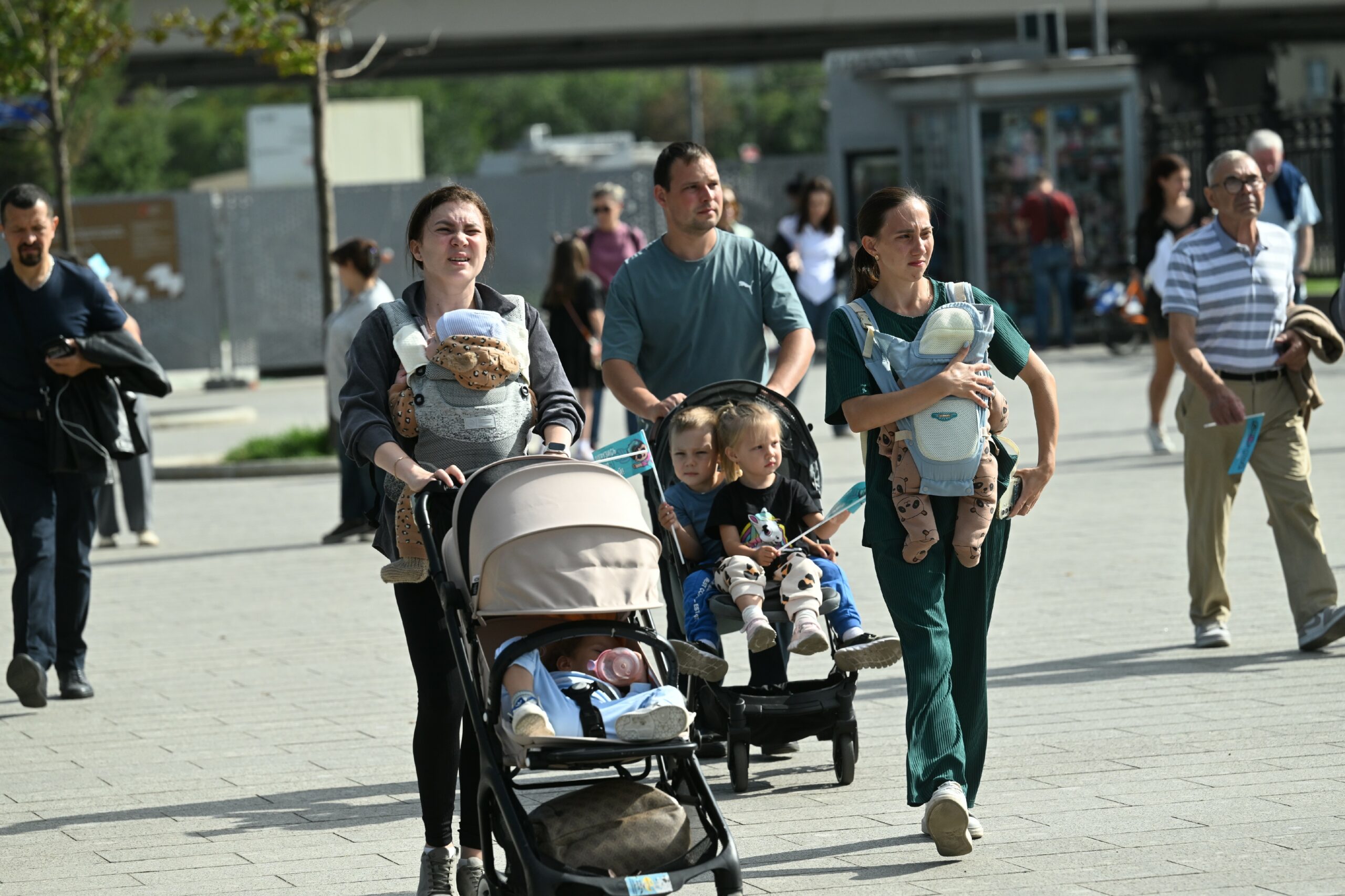 «Многодетные мамы, как вы вообще живы?»: честное признание о синдроме «белки в колесе»