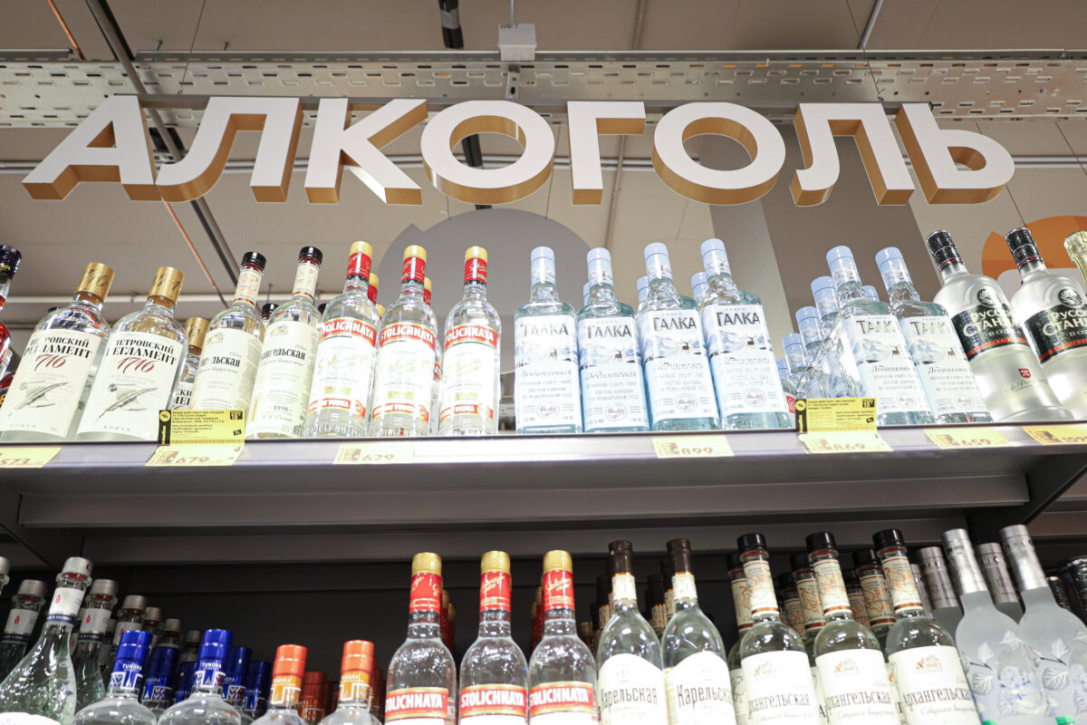 витрина с алкогольной продукцией