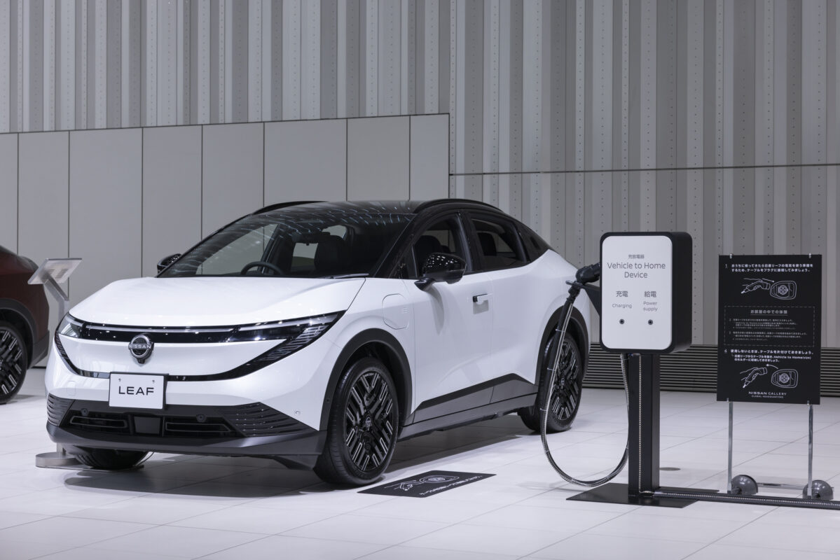 электромобиль Nissan Leaf
