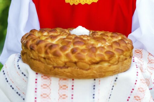 Заливной кабачковый пирог с ароматной сырной начинкой: идеально для осени