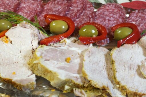 Куриный рулет с сыром и ароматом лесных грибов: нежный и сочный ПП-ужин