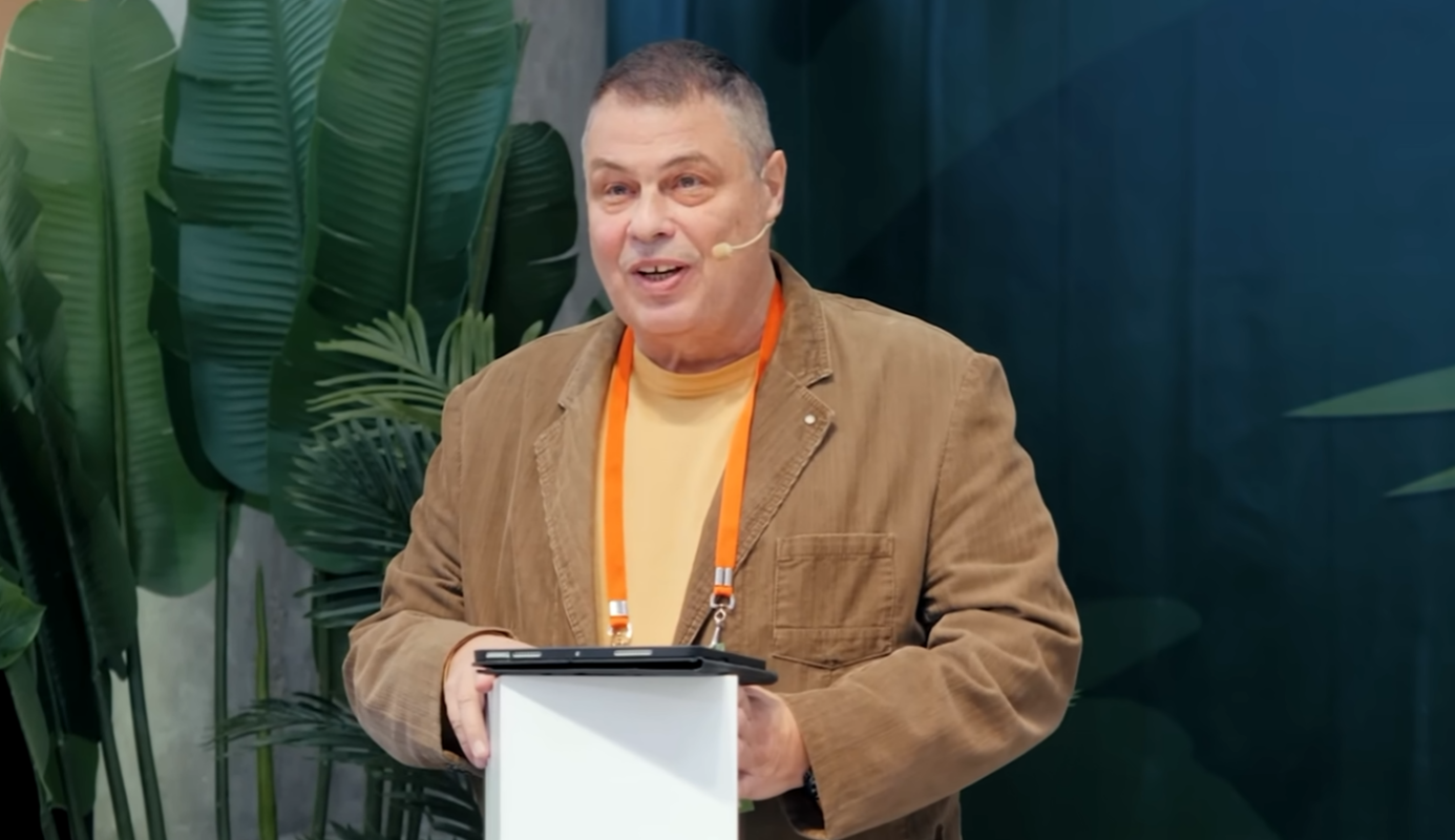 телеведущий Иван Затевахин