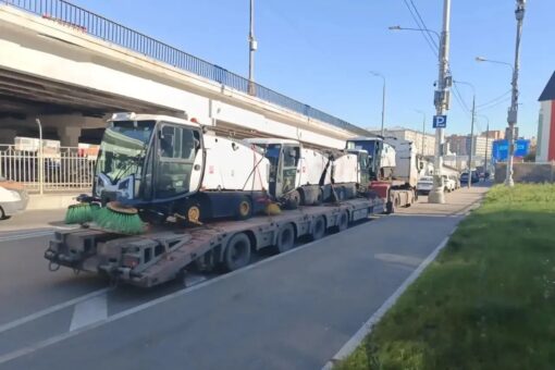 Московская коммунальная техника отправилась в Вологду