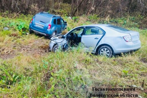 Четыре человека пострадали в аварии на вологодской трассе